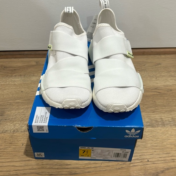 NWT Wmns Adidas NMD_R1 'White Almost Lime’ size 7.5 - Picture 2 of 11
